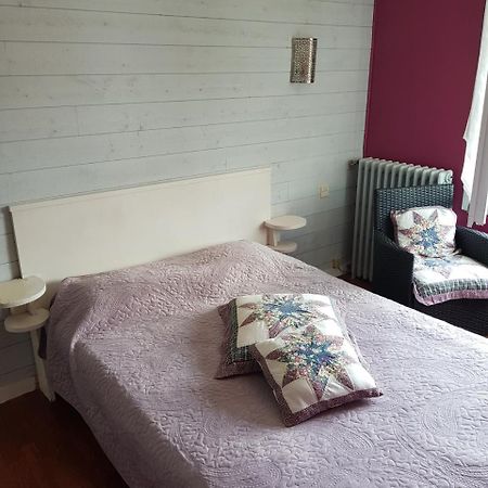 Hotel Des Voyageurs Mayenne Bagian luar foto